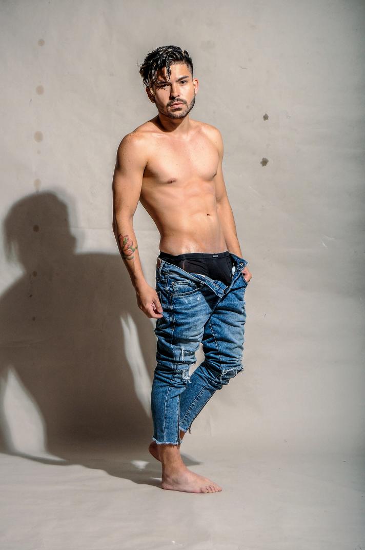 ChristopherPK20's tweet photo. #QuedateEnCasa #sesiondefotos #singleccs https://t.co/K0rmdmblyM
