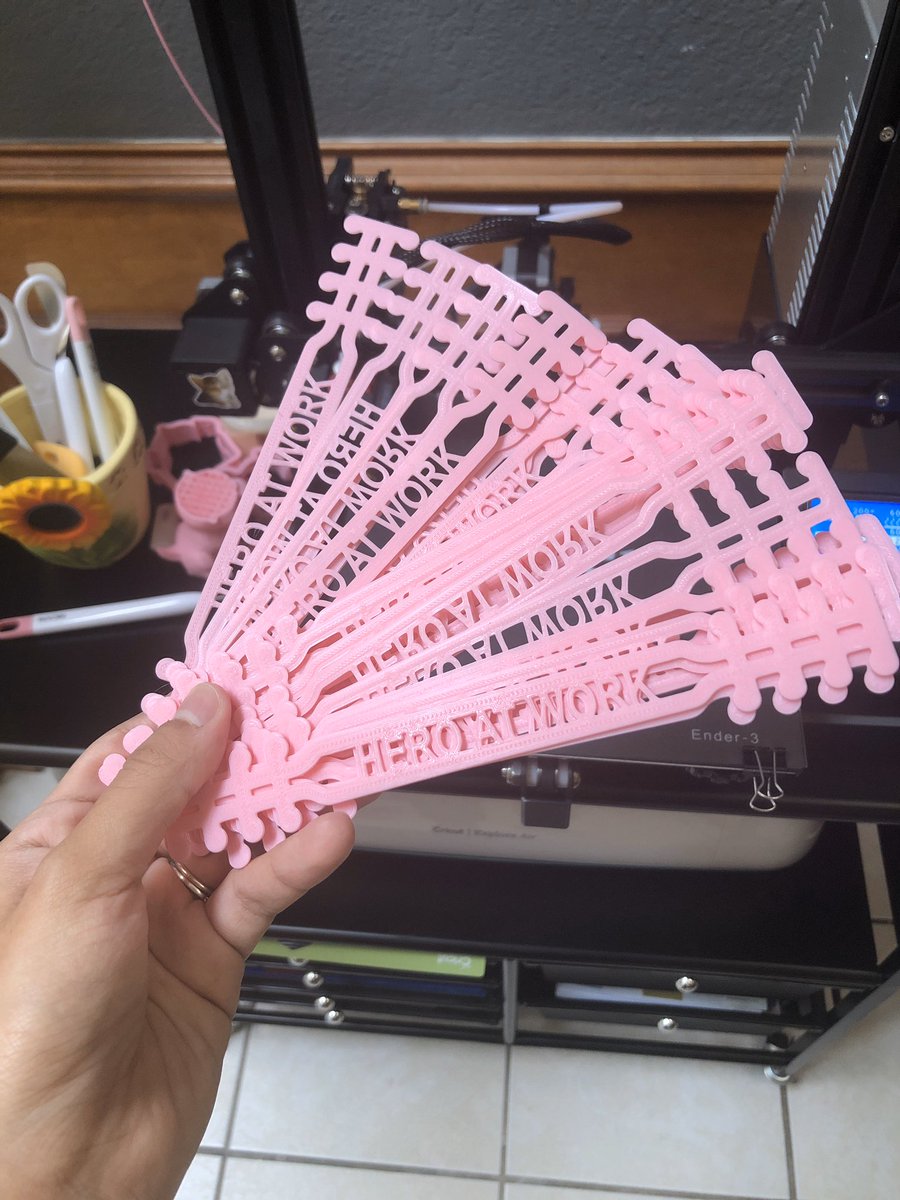 PrincesssPeaach's tweet photo. If you are a healthcare worker in Brownsville please message me. I just want to say thank you for all that you do with a mask band. ❤️ https://t.co/hyhDiuke5S
