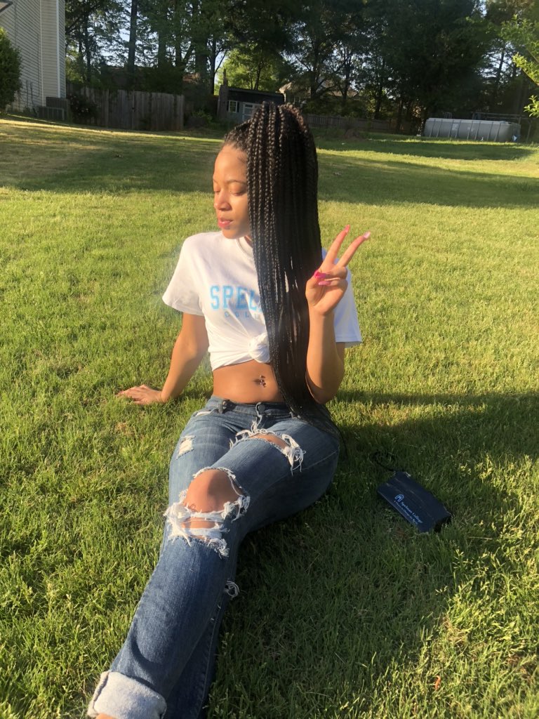 Chaniaaa_'s tweet image. To all my sisters of 1881 past, present, and future happy founders day 💙💙 #spelman23 #SpelmanFoundersDay #number1hbcu #illustrious