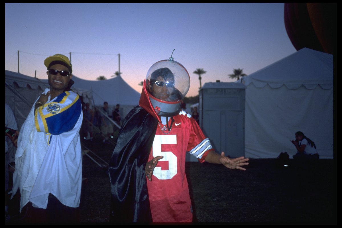 coachella's tweet photo. Dig through the archives and share a photo from your very first Coachella #FirstCoachellaPic
📸 from @URBmag 1999 https://t.co/ueZZXH3UcO