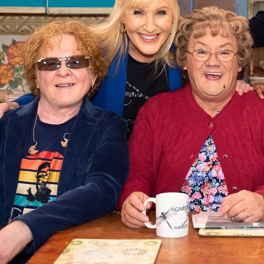 MickFans's tweet photo. at "All around to Mrs.Brown's" tv show
on air:April 11,2020
💙💙💙
#MickHucknall
#SimplyRed 
#MickHucknallFans 
#MickFans https://t.co/AHbJhs5ne4