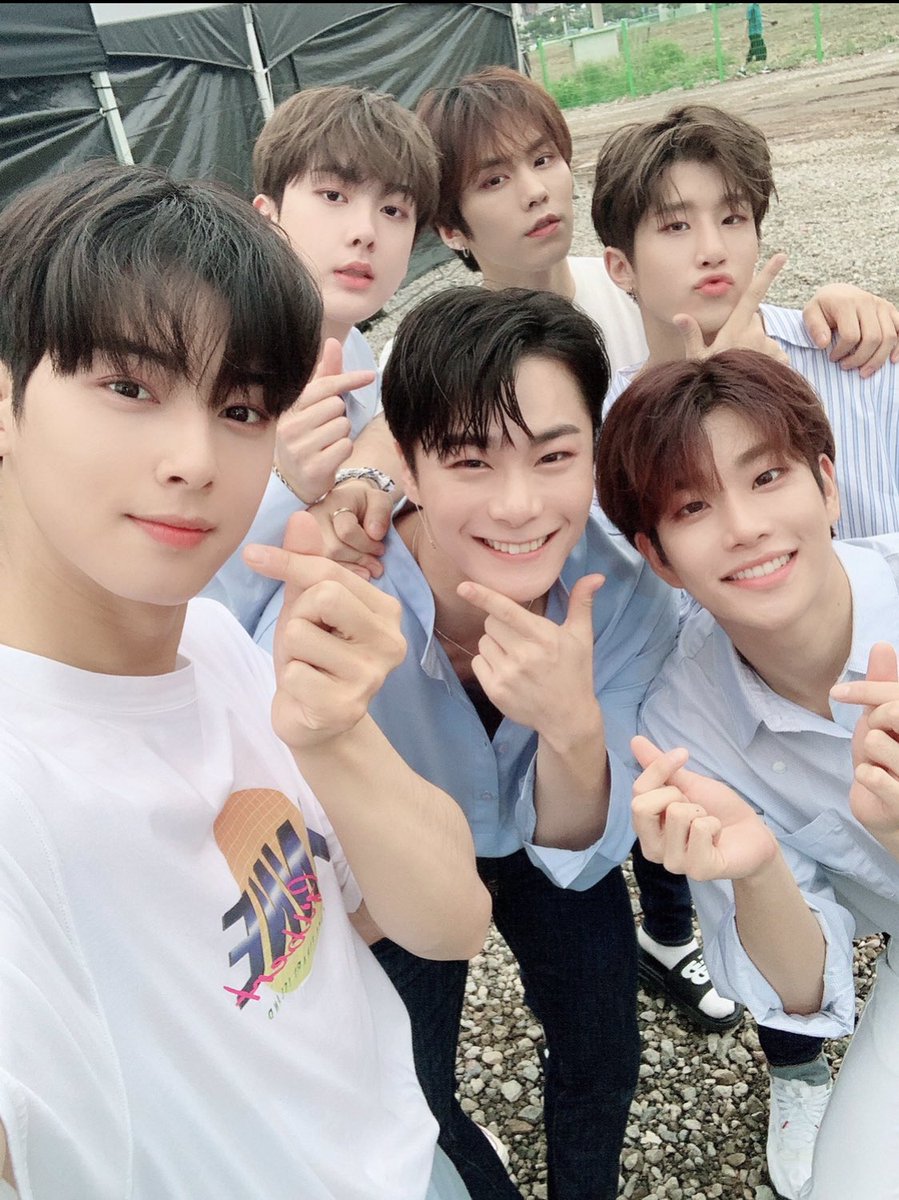 astro replying to 'I want a baby' texts. a thread.