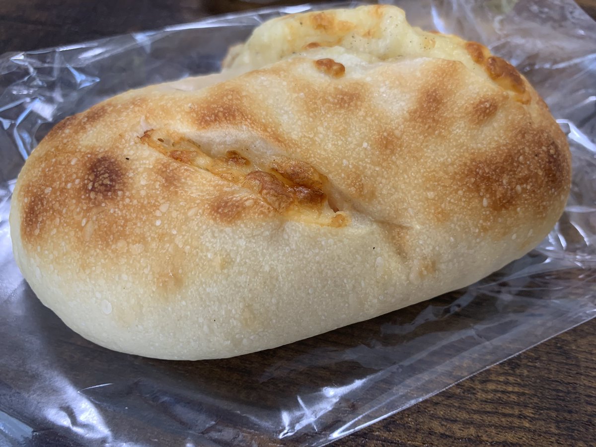 【パンのかほり　持ち帰りできます！】

川越運動公園の近くにあるパンのかほり。

無添加・手作りでモッチモチ🍞包装されているので安心していただけます。

あぐれっしゅや伊佐沼農産物直売所でも買えますよ〜✨

住所: 埼玉県川越市大字下老袋１０２−２
連絡先:049-223-2179