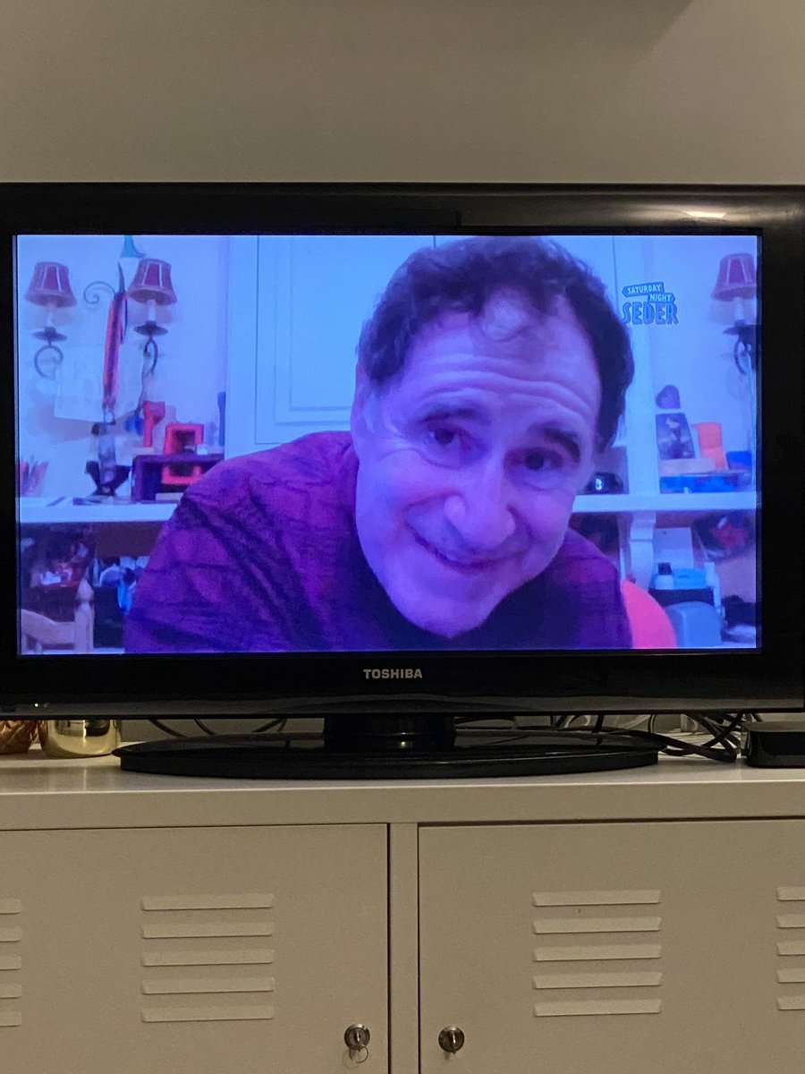 omg  @benjpasek was friends with richard kind this whole time and never introduced me!!!!!!!!