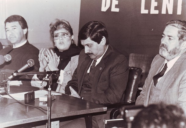 camus_beto's tweet photo. Al Joaco Lavín hace décadas que le gusta la farandula; antes en reuniones con sus amiguis el chacal  Corbalan y la repulsiva Maldonado y ahora los matinales. Cierto @LavinJoaquin ?? #FESTIVALQUEDATEENCASA https://t.co/e6jbzVIyUP