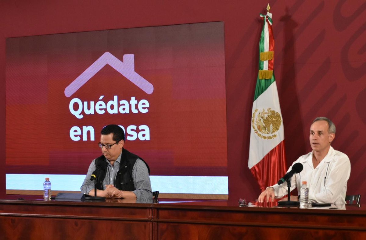 SSalud_mx's tweet photo. La mayor carga de enfermedad por #COVID19 está en el grupo de 25 a 59 años de edad, sin embargo, la mayor cantidad de casos graves y fallecimientos es en mayores de 60 años. #ConferenciaDePrensa https://t.co/2gKL44ubtO