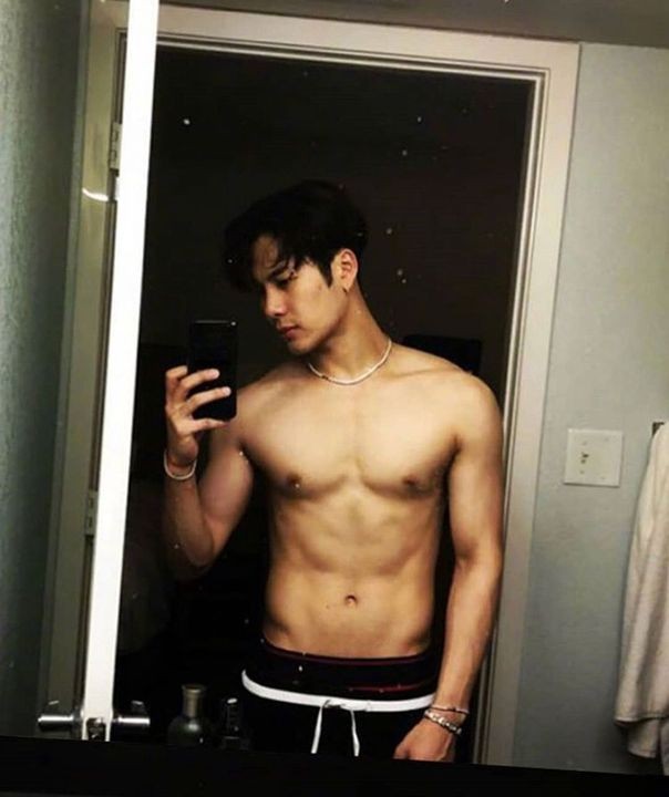 Jackson Wang's best selfies: a thread #GOT7  @GOT7Official  #갓세븐