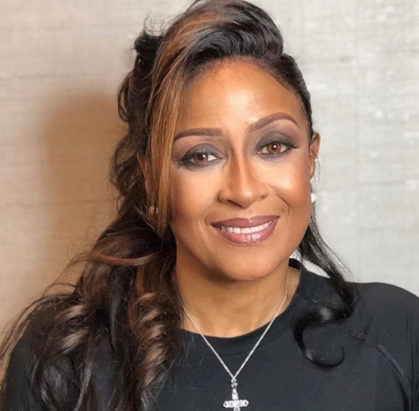 edeweysmith's tweet image. Just for the record....... she was our “Beyonce” looooonnnggg before there was a Beyonce!!!!!!!!!! Don’t need your “Amen”........ Lololol 
#FinalStatement. #HappyEaster #TheClarkSisters #DorindaClarkCole