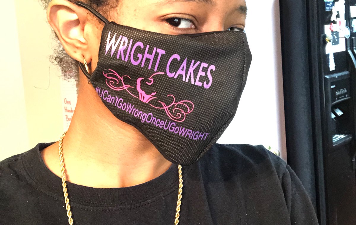COLDxHARDx_CASH's tweet photo. Custom face mask😊SN I’ve been sewing since elementary school, my aunt taught me and I actually I took fashion design in HSand college. My major in college was Fashion Merchandising. #FunFactsAboutCash  #socialdistancing #socialdistancing2020 #facemasktutorial #diyfacemask https://t.co/62ZT7HhRVy