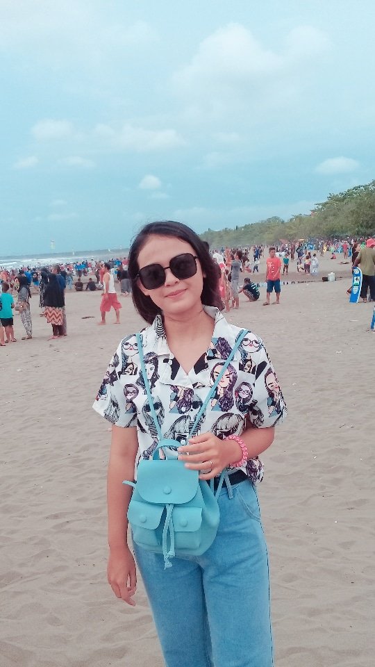 _iisdahliaaaa's tweet photo. #lagiviral mugshot aku si yang ini aja gapapa yaa:(
#mingguambyar #minggurindu #minggusantuy #MutualanIG #minggumerindu https://t.co/ddakIpGNCh