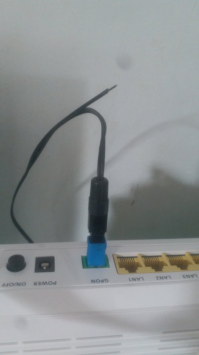 AdliPM's tweet photo. @balifiberID saya baru pasang, tapi kabel gpon putus oleh teknisi, sampai skrg belum di perbaiki https://t.co/9G4ZRWJmvY