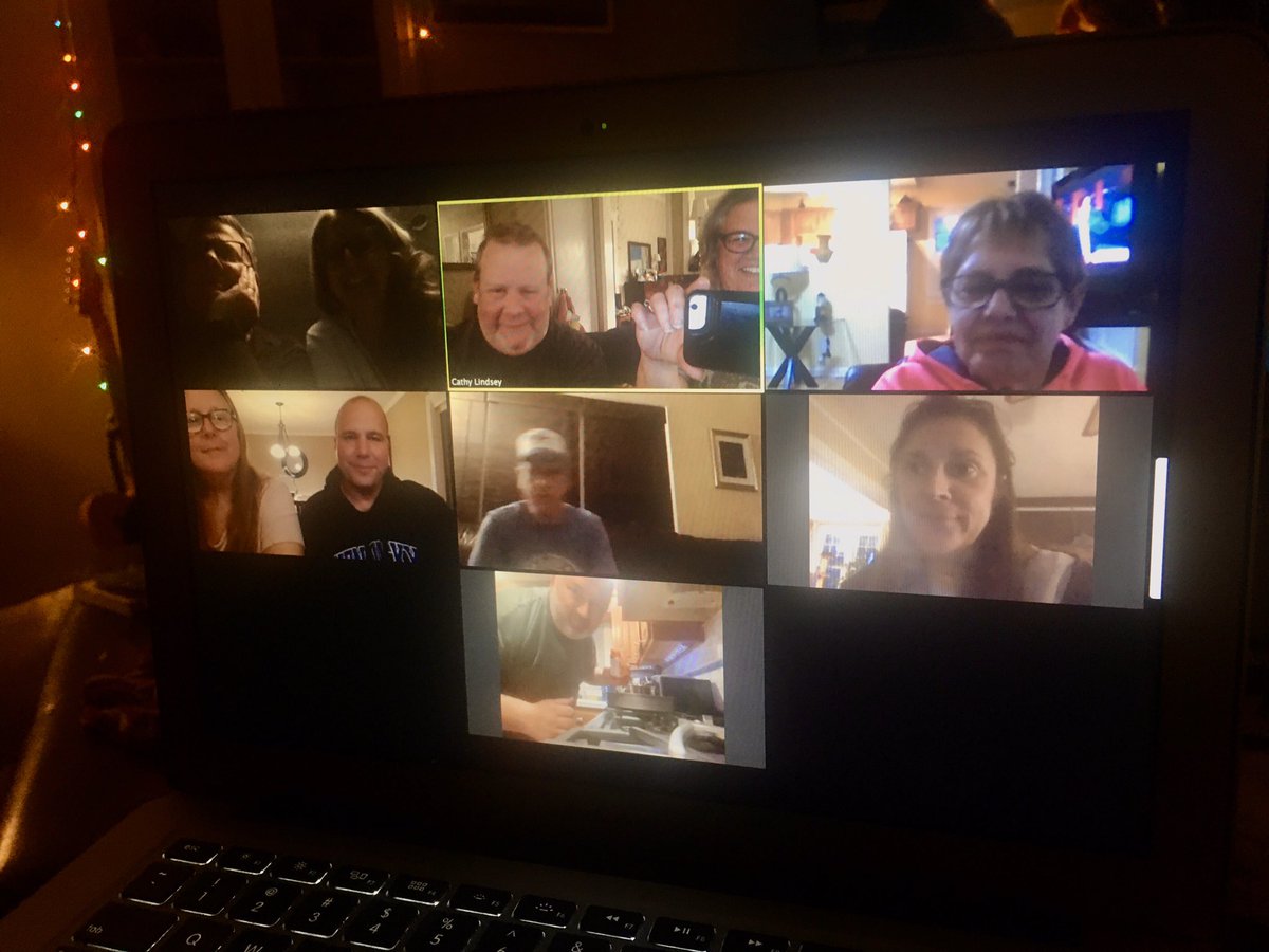 cathylindsey's tweet photo. Totally enjoyed our cooking presentation tonight by Shannon and his deep dish pizza! #HealthyatHome #HappyAtHome #HeavyAtHome #TeamKentucky #TogetherKy #Patriot #Pizza https://t.co/9Byc6I5Pfc