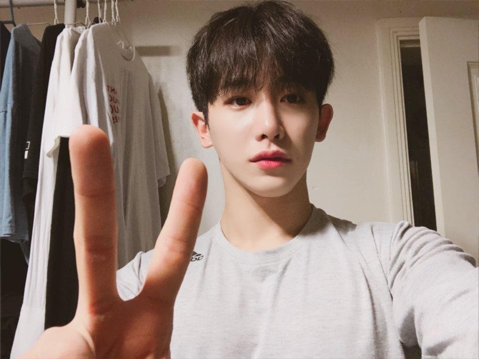 Wonho_BR's tweet photo. 📆 Wonho Nesse Dia | 11.04.18
• Wonho, nesse mesmo dia, dois anos atrás, no @OfficialMonstaX 🐰🍜
“Monbebe, você já foi dormir? Obrigado pelo seu trabalho duro hoje. Vou te visitar em seu sonho~ #Monnight #VejoVoceNoSeuSonho”
Kor/PtBr: Wonho BR
#원호 #Wonho
@official__wonho https://t.co/UOqjshiTop