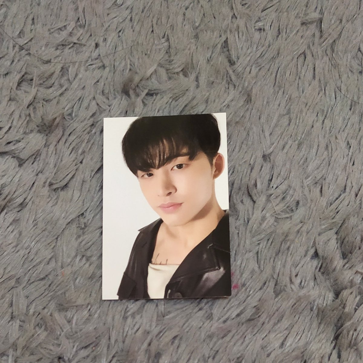 jazzysnowy's tweet photo. HANBIN PHOTOCARD THE FINAL
1. SET (RED & BLACK VER.) - 180K
2. SATUAN - 100K/PCS
#WTS #WTSiKON #AlbumiKON #WTSAlbumiKON #iKON #iKONAlbum #HanbinPhotocard #JunePhotocard #JualAlbumiKON #AlbumKpop https://t.co/TlpSdCzBvs