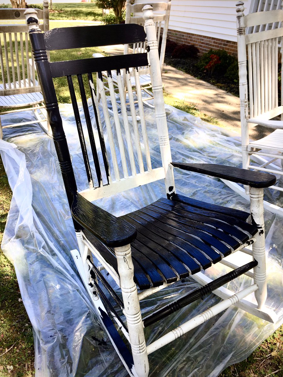 Linz4815's tweet photo. This weekend’s quarantine adventures consist of setting up a new hammock, painting my front porch rocking chairs, spreading mulch and building a fire. Loving the simple life. Happy Saturday, everyone! https://t.co/B7HwBNKiRF