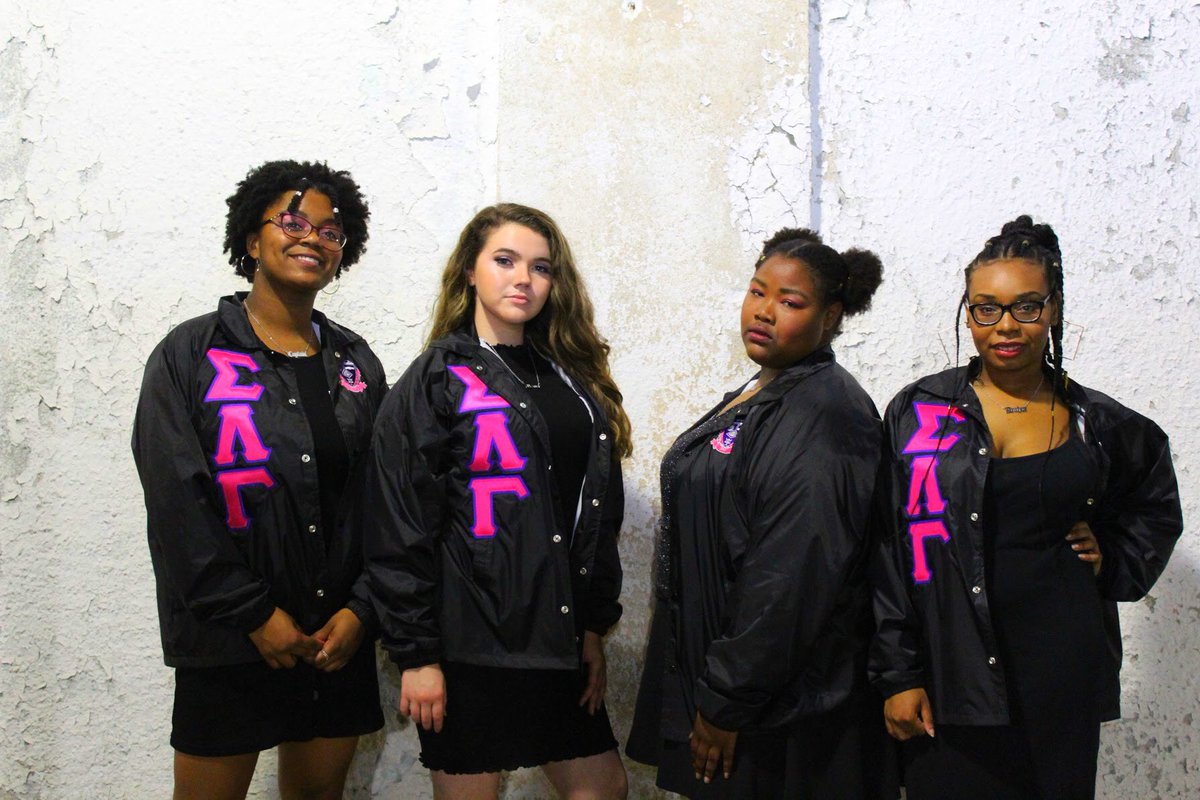 vstategammas's tweet image. Fénix Espumosas. Here to change the game. 💕💜🐾
@faithariana_ ☸️
Twitterless Deuce 2️⃣
@hadassah_lewis ⛓💗
@_Kae_be ⚓️
#vstategammas #epsilonline #thetazetamade #slg30 #slg1990 #womenofdistinction #babypanthers #distinct #welcometotheyard
