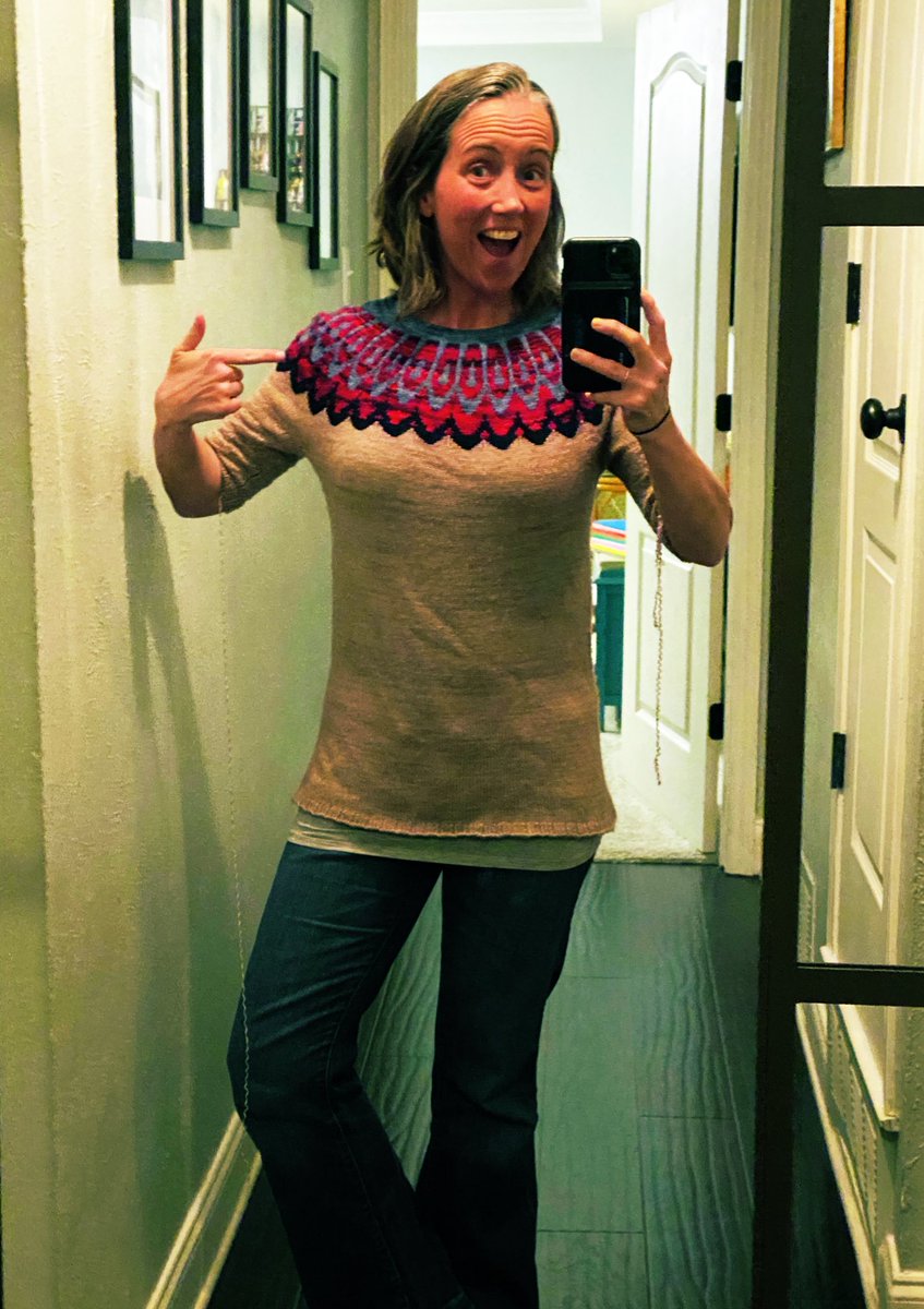 MsMayCMSW's tweet photo. 3+ years & #SunsetHighway is finally off the needles. This thing predates even our not-so-recent-anymore life change. Woohoo! #ArtInPlaceCoppell. Thank you #shelterinplace for giving me no more excuses to get it out of hibernation! Now, who’s gonna weave & block for me?! https://t.co/2rNtdEwIBf