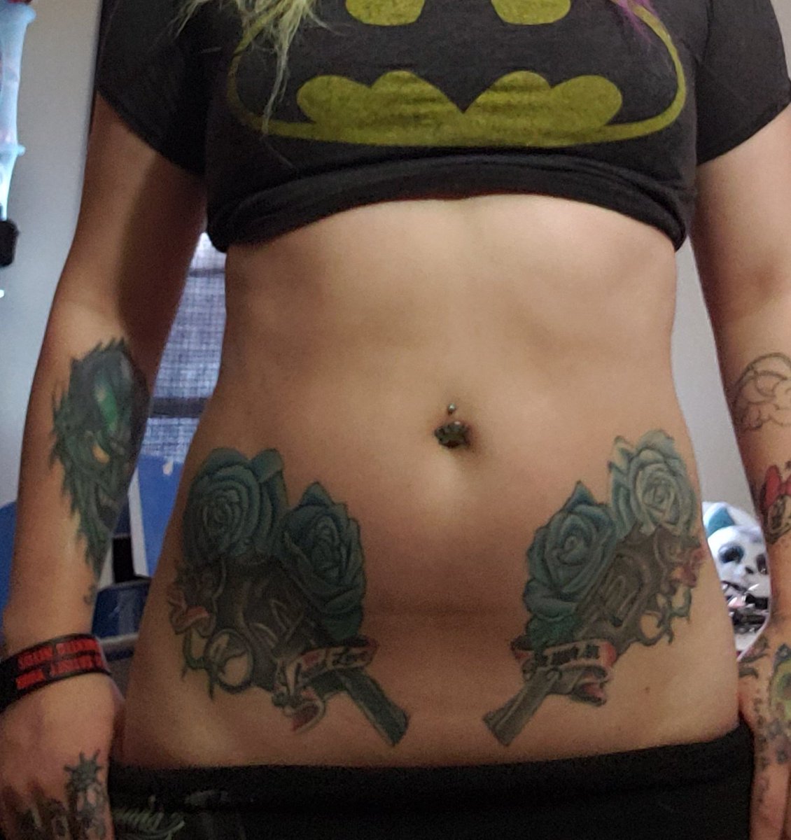 AngelxAddict's tweet photo. New video at 1am EST #nudes #explicitcontent#scene #scenegirl  #scenehair #alternativemodel #tattoo #piercings
#onlyfansgirl #OnlyFansPromo #ddlg18 #daddydomlittlegirl #ddlgcommunity #littlespace #littlebrat #daddydominance  https://t.co/KmjPBlLyZa https://t.co/3iwulHt25Q