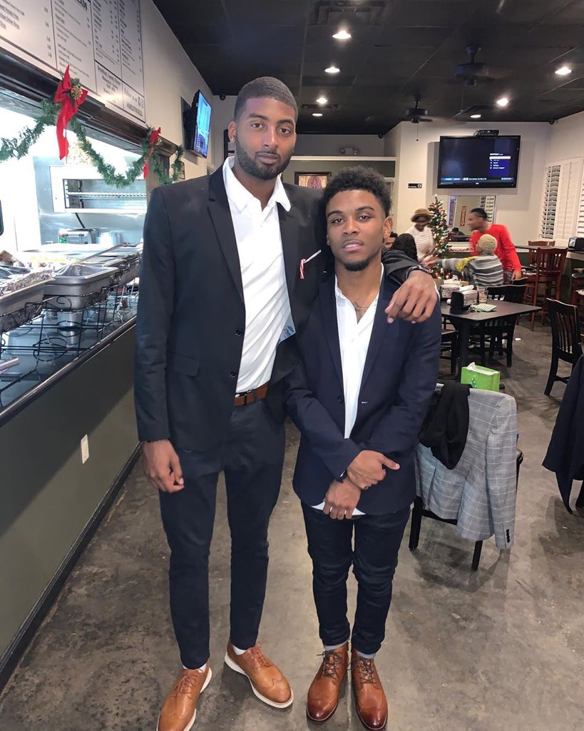 WRLDINVSN's tweet photo. We put together $120, brought 12 shirts then turned it into an apparel empire. Just wanted to motivate you and let you know it’s POSSIBLE 🙏🏾 https://t.co/VUwR56UmyD