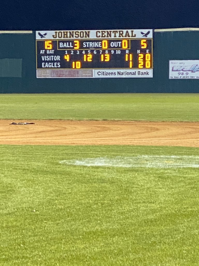 BaseballJchs's tweet image. Lights on for our 8 2020 seniors!  Gonna miss seeing them on the best field in the state.  GO EAGLES 🦅 @PBRKentucky