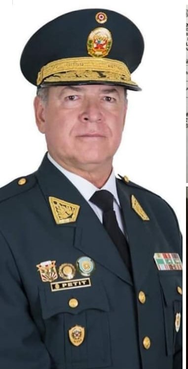daguirre177's tweet photo. #LOULTIMO El jefe de la Dirección de Administración de la @PoliciaPeru general Héctor Petit Amésquita, fue destituido del cargo por la compra de alimentos y mascarillas a empresa que vendía llantas para autos. Otros 4 oficiales también fueron relevados 
https://t.co/ssjV9vrV9z https://t.co/CqKRRiY4pQ
