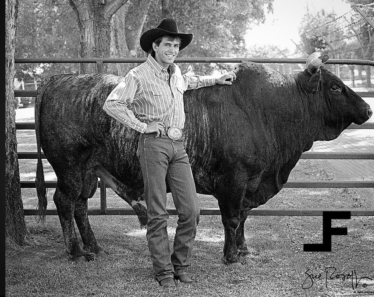lanefrostbrand's tweet photo. Lane hanging out with his buddy Red Rock.
.
📸 Sue Rosoff
.
#LF #rodeo #legacy #vs #try #hustle #american #bull #retro #cowboy #champ #lanefrost #outdoors #blackandwhite #workout #lanefrostbrand https://t.co/vr3esR0W3b