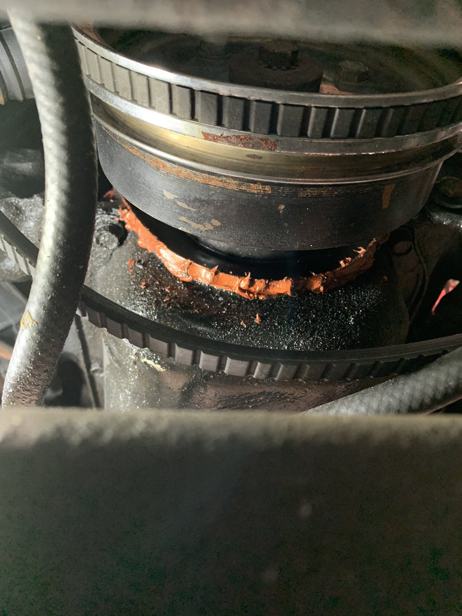 When you take your car to the wrong shop. Some people don’t know to use correct oil pan gasket, so they just filled gap with RTV 🤦🏻‍♂️🤦🏻‍♂️🤦🏻‍♂️ #itdidntwork #itleaked
