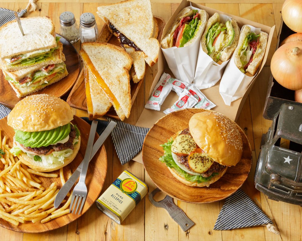 ChattyBurger's tweet photo. いつもご愛顧いただき誠にありがとうございます。
当店は緊急事態宣言を受け今週よりテイクアウトとUber Eatsのみの短縮営業(18:00L.O.)をしております。
Uber Eatsのご注文はこちらからお願いします!!
https://t.co/rQfaCYKG1e https://t.co/0TVprIGu5d