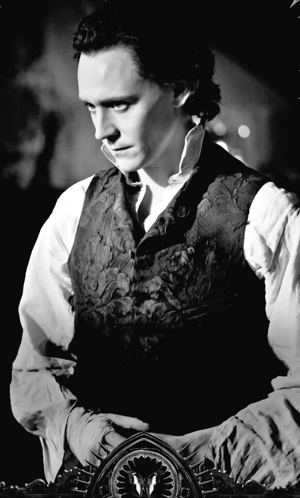 KGullic's tweet image. Night all
Sweet Hiddles dreams to all 
#TomHiddleston #CrimsonPeak #BlackAndWhiteAppreciationClub #SharpeSaturday