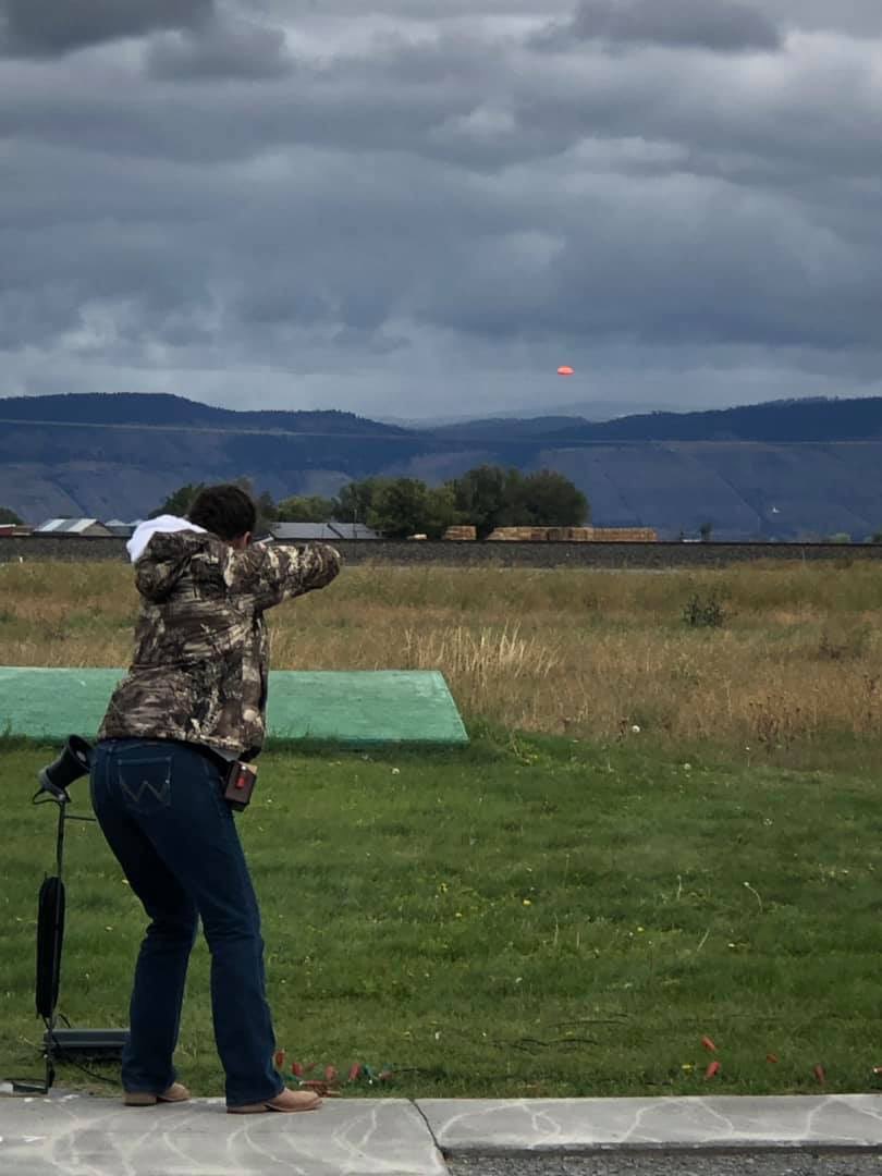 Shebeast40's tweet photo. I will miss this more than anything...💜💛 #hermistonathlete #trapshooting #ShotGunSaturday #bt99 https://t.co/AmkW3eWekV
