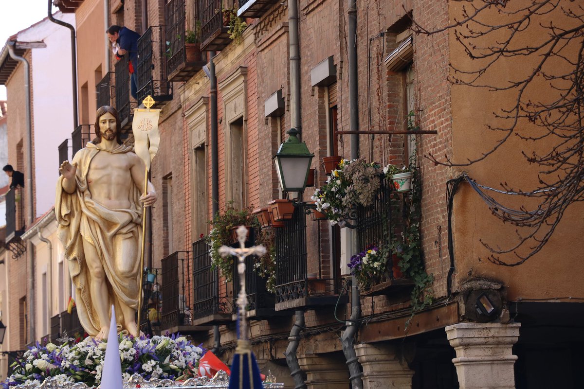 #DomingodeResurreccion
#fotografia
#ss2020
#SemanaSantaEnCasa
#SemanaSanta2020
#semanasantaalcala
#streetphotography