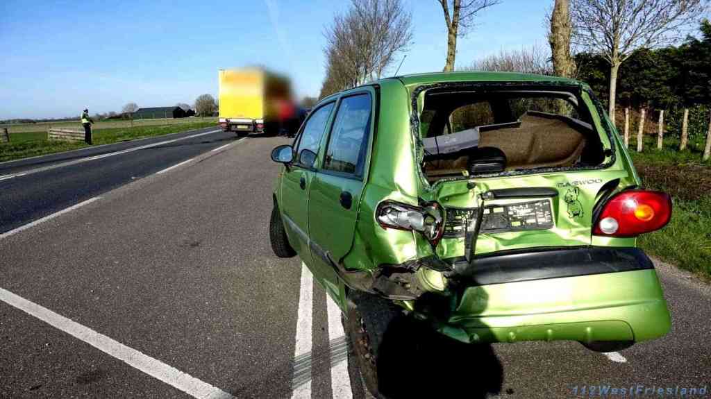 Veel schade bij botsing tussen twee voertuigen op de Provincialeweg (N506) Hem..