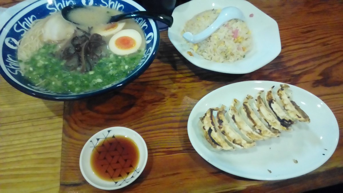 ティッシュマンのぢさん 下の2枚のラーメン屋で 気合の湯切りをしばらく聴いて無い コロナで自粛せざる得ないのでtlをラーメンだらけにして優勝しよう 大岩亭 宝来軒 中津市