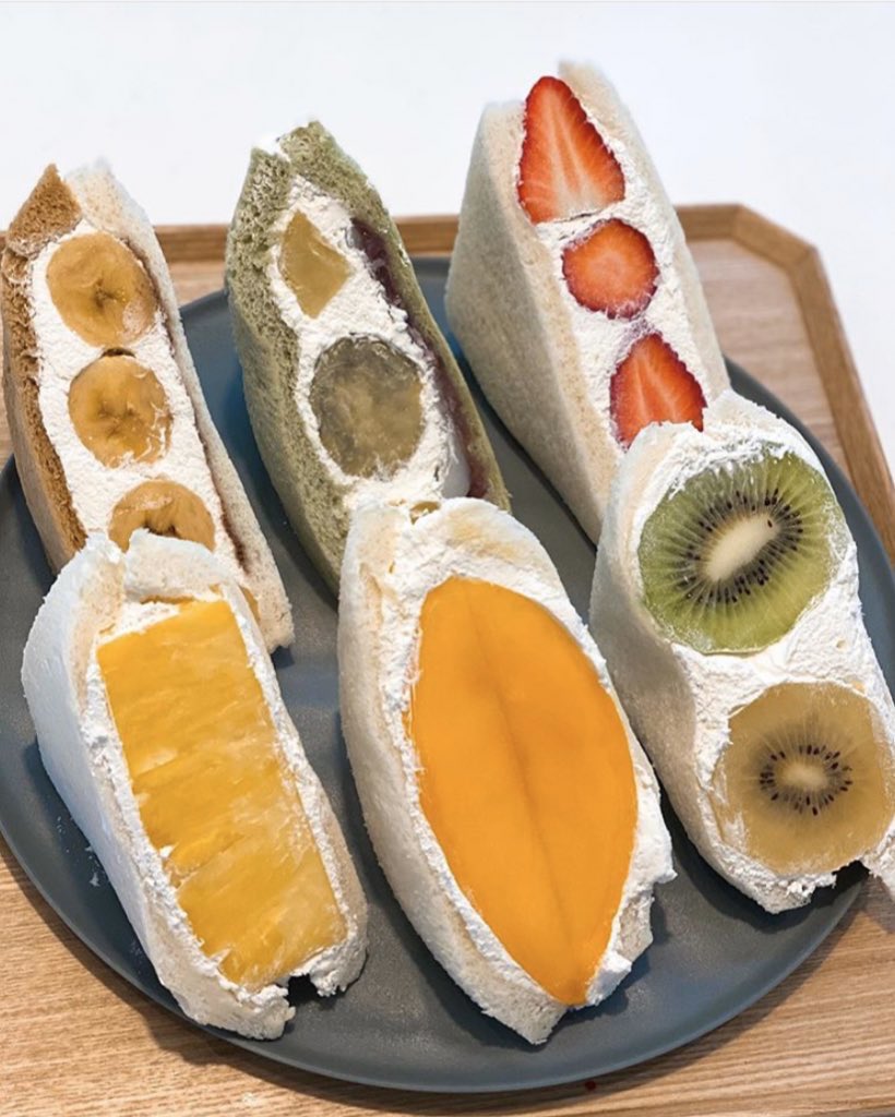 食べあるキング 中目黒にオープンした ダイワ は 八百屋の作る本気のフルーツサンド というのがウリ フルーツ の迫力が凄くて めちゃくちゃ美味しい どのサンドにも どでかくてジューシーなフルーツが挟まっています もちろんテイクアウトで楽しめ