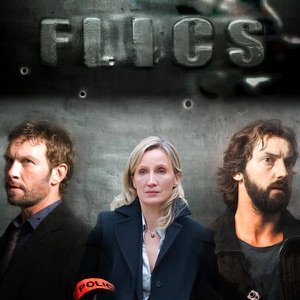 blanchardjerom7's tweet photo. Restez chez vous !!! Très important pour sauver des vies, mais la deuxième bonne raison : C'est la redif. de #Flics S1 de Nicolas Cuche (2 épis) "le jour des morts" avec @cathmarchal_off #YannSundberg
#FredericDiefenthal #AliceVial
#GwendolineHamon .. 18h50 sur #Polar+ 👍 https://t.co/3ab8K7e1AO
