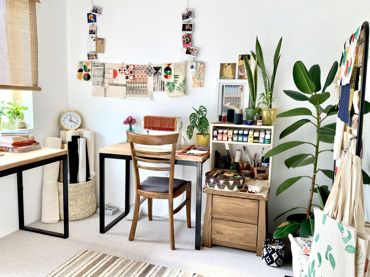 داستان‌ #دوتن شیش ماه پیش از این اتاقِ نقلی شروع شد.