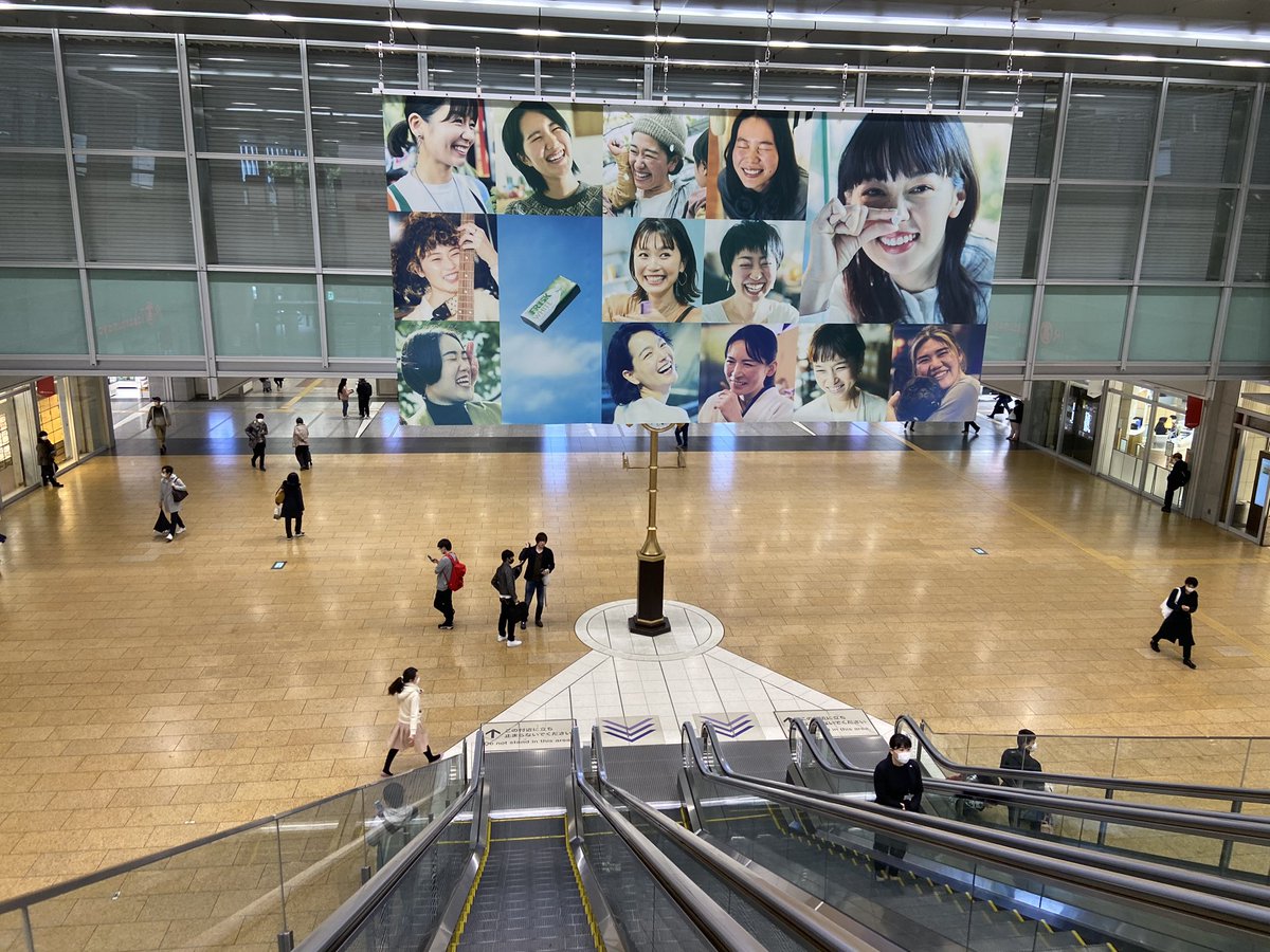 serakyn_'s tweet photo. 愛知県民ならヤバさが分かる写真

日曜のこの時間の名駅にこんなに人がおらんなんて初めて見た… https://t.co/vh6qa9KkQy