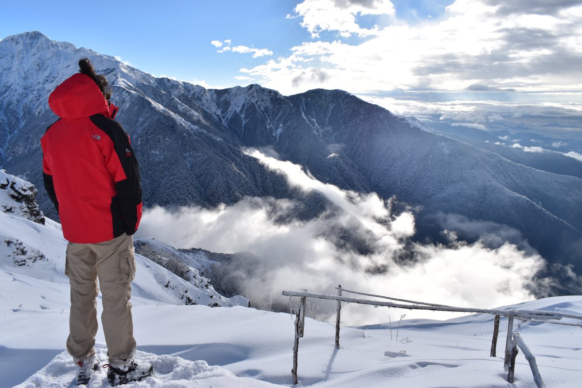 eagleeyetrek's tweet photo. Namste! from Nepal!
how many of us already start missing our past Hikking and travel ?
plz retweet or #donate us for help to Local mountain guide and sherpa. link is pinned to profile. 
#Himalayas  #Nepal #Covid_19 #hikking #Gofundme https://t.co/wckxplSJSV