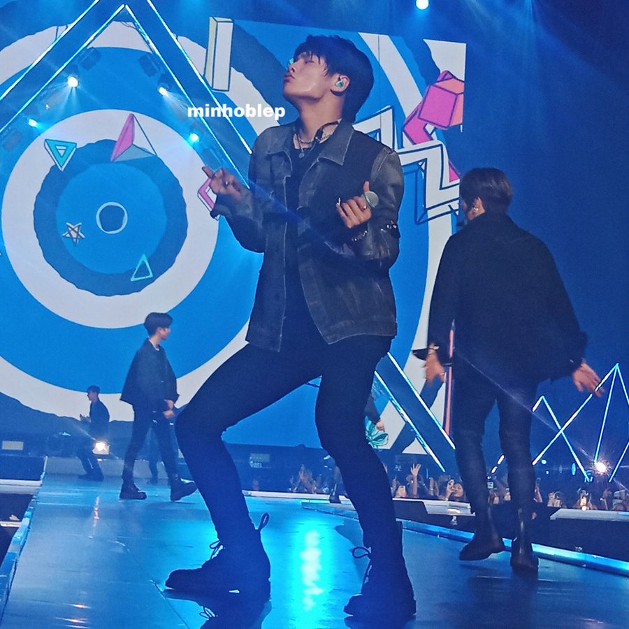 fan taken pics of yang jeongin ; a thread can make your heart warm and soft