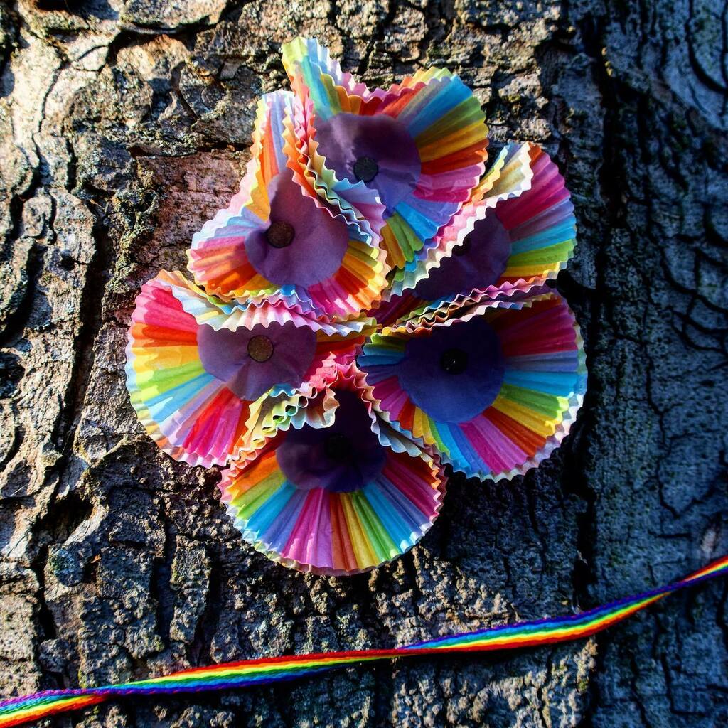 RadioAndrewE's tweet photo. Happy Easter! Floral bun cases on a tree decorated with rainbows, daily exercise, Meanwood, Leeds (08/04/20)
.
.
.
#leeds #meanwood #meanwoodmatters #igersleeds #oneformofexerciseaday #tree #treephotography #rainbow #happyeaster #easter https://t.co/ZgRNmerwU2 https://t.co/JkBxGBMLwQ