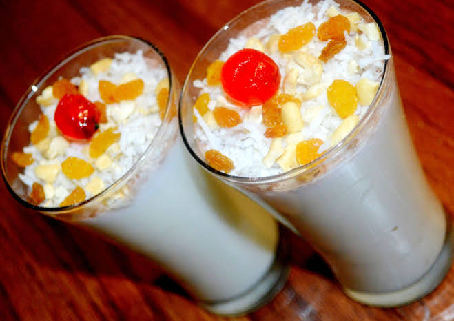 Ray_S08's tweet photo. Forget the #dalgonacoffeechallenge
And #Dalgona , summer is at the door, did anyone think of #Lassi , #RabriLassi #DahiLassi #Thandai
Do you miss Lassi..
So what say.. 😄🤓😋😋😋😋
#SummerVibes https://t.co/ItyoqzYIVj