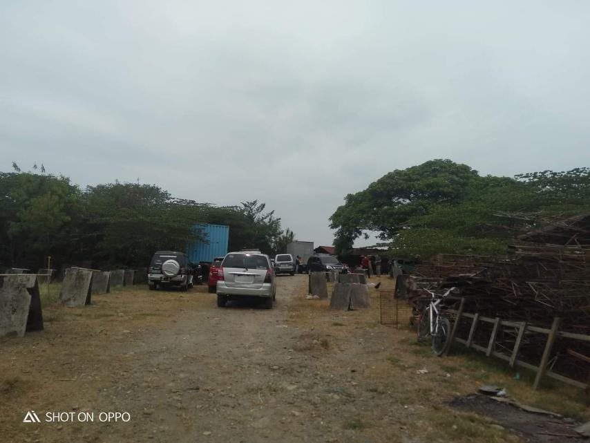 News5PH's tweet photo. Nahuli ng Valenzuela PNP ang mga sabungero sa Paxton, Karuhatan sa gitna ng ipinatutupad na enhanced quarantine dahil sa #COVID19. Naabutan daw ng pulis ang nagaganap na sabong sa lugar, at kinumpiska rin ang mga panabong na manok.

📸: Valenzuela LGU, VCPS https://t.co/K3NlKli3JQ