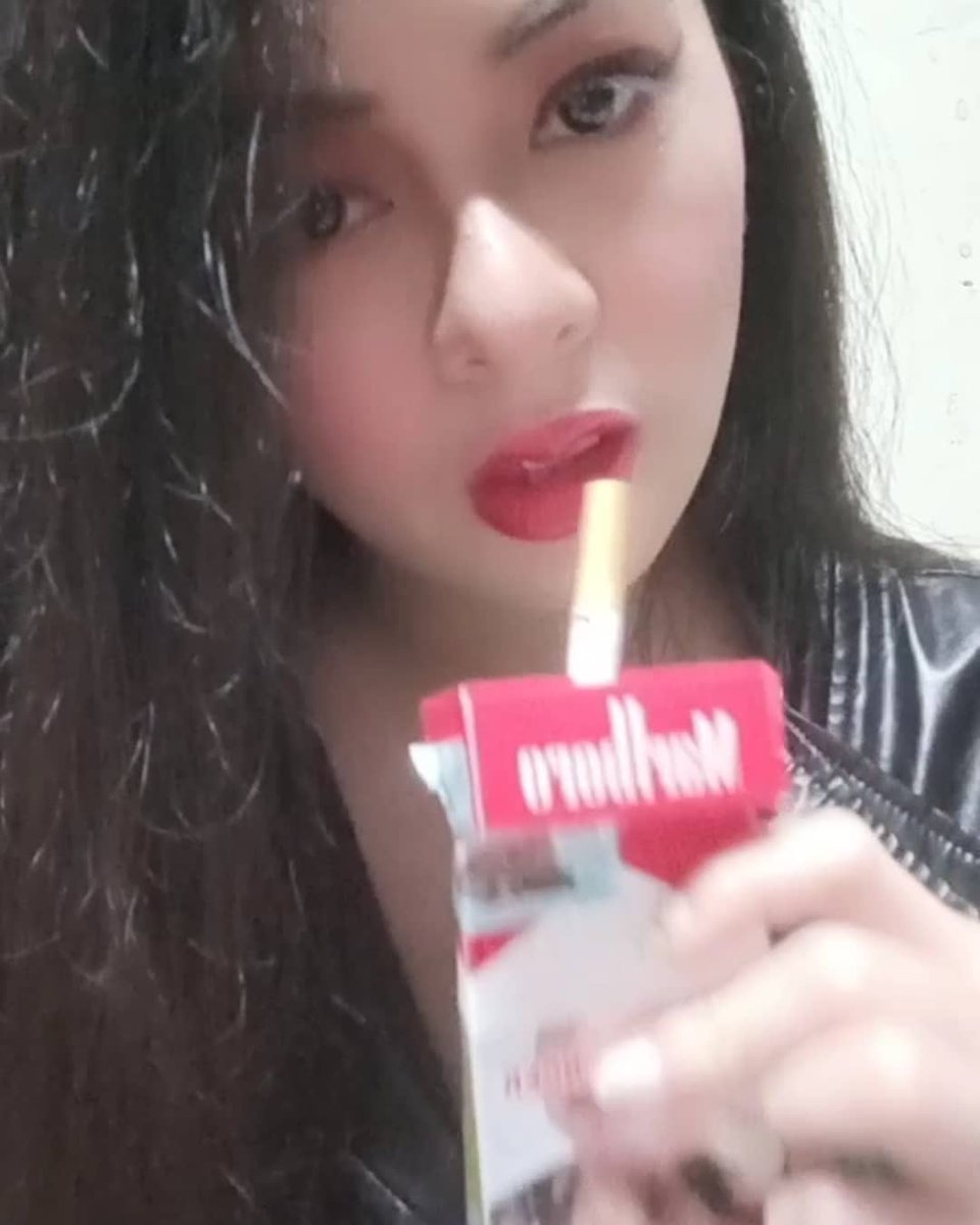 Michelle Thorne Smoking Fetish