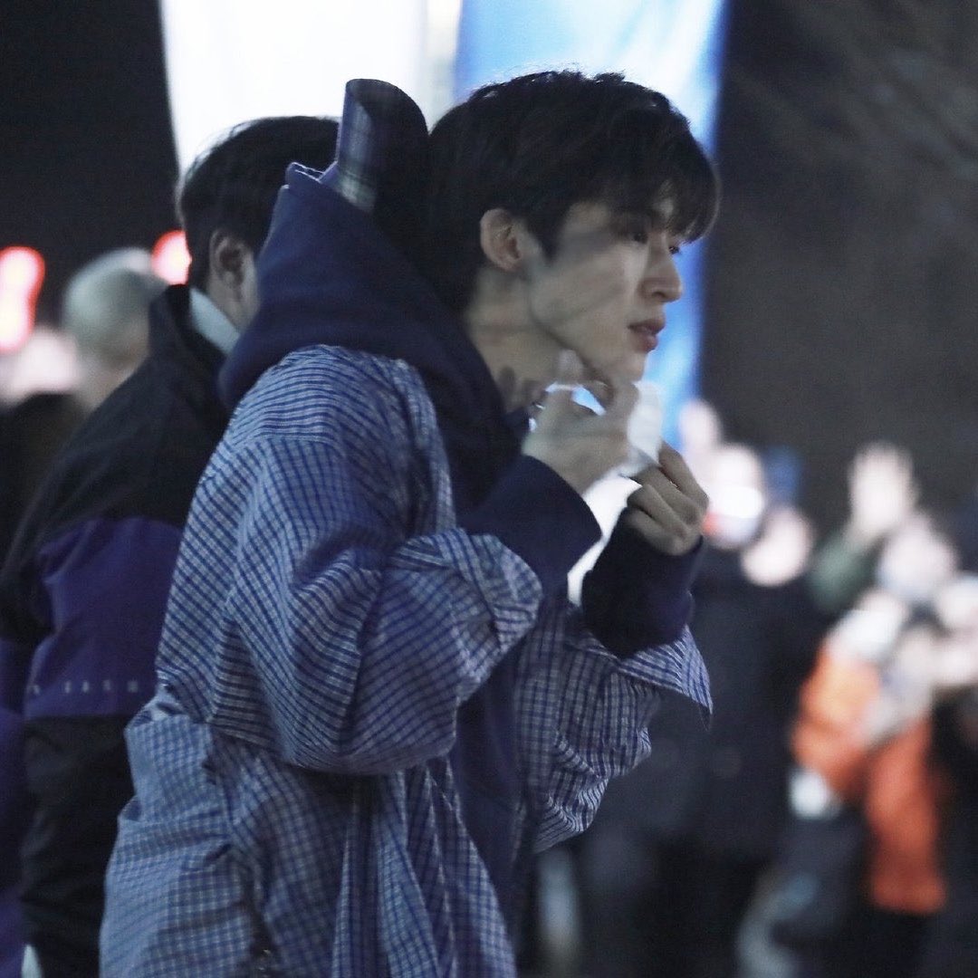hanbinahh's tweet photo. I have been missing you so much, please come back home @ikon_shxxbi #LongingForHanbin_10개월 https://t.co/Y4XY1iWhAM