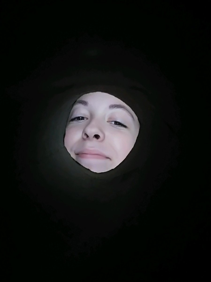 Cherdav25's tweet photo. Bored?
Take a pic of your kids in empty toilet paper rolls while you contemplate how NOT to eat the WHOLE cake your daughter made when they go to bed
#MyMoons https://t.co/lnjgXaadZf