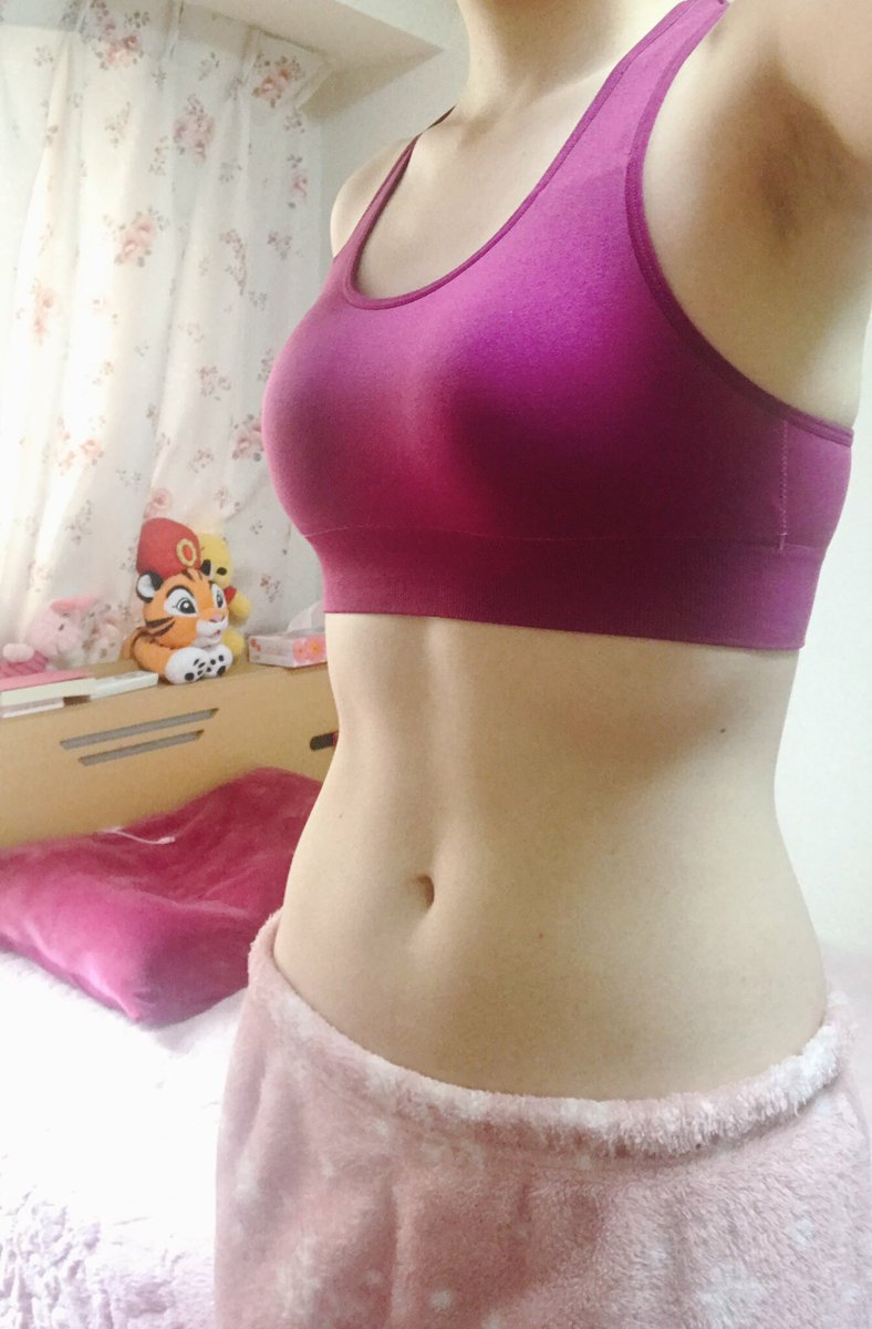 c_k_c_s__'s tweet photo. 3/3と今日4/12の私。
あれ、結構変わってる？！
#ひなちゃんねる の筋トレ頑張ってよかったよ〜！😂✨ひなちゃんありがとうー！！😭💕

これからもダイエット垢の皆さんと一緒に頑張っていきたいのでなにとぞ…🙇‍♀️🙇‍♀️✨

#ダイエットビフォーアフター
#ダイエット一緒に頑張ってくれる人RT
@hinata_0421 https://t.co/OKu7a1AEa1