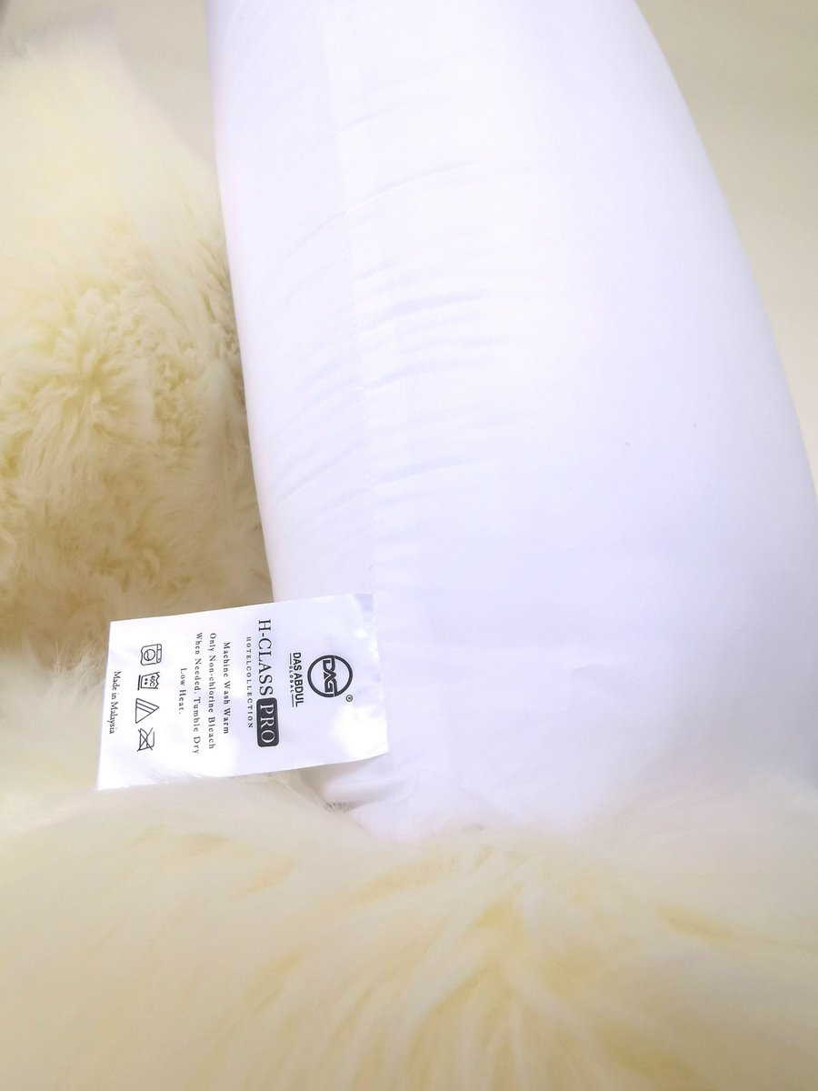 dasabdulglobal1's tweet photo. Lockdown sale Bantal DAG
 RM63 - - > RM45
Last 2 days only. Grab now! 🌟
#PERSONA1Year #DudukRumah #PerintahKawalanPergerakan #dasabdulglobal https://t.co/pRYXBDdDfo