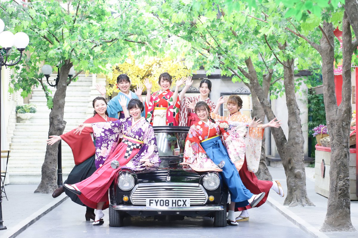 オレンジスタジオ名古屋 とても華やかなグループ写真 卒業おめでとうございます Photo By Kito オレンジ スタジオ 名古屋 記念写真 愛知 卒業 卒業袴 フォトスタジオ 写真館