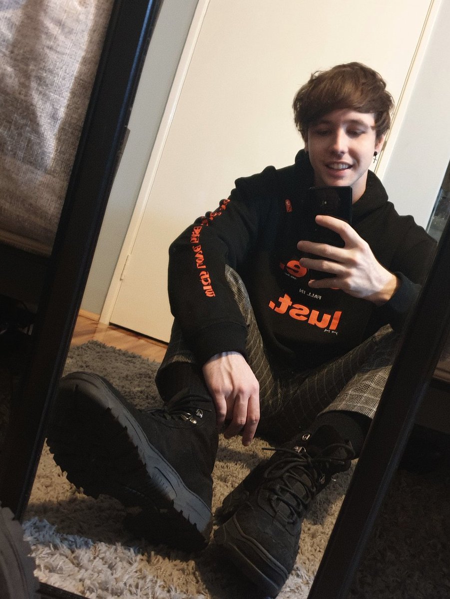 FoxPixels's tweet image. No better time to stay inside and create something