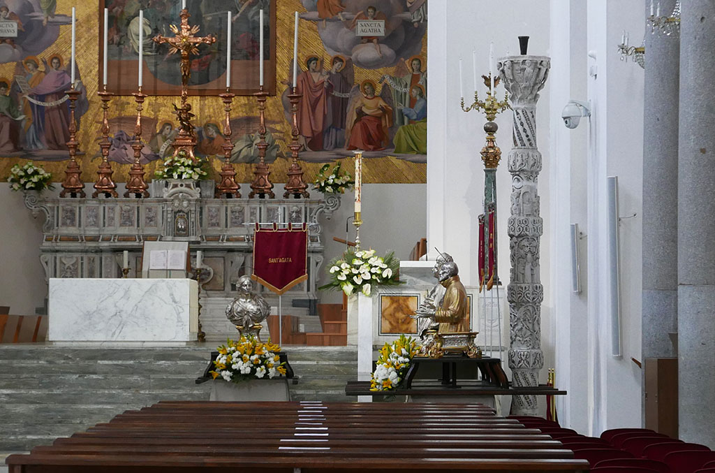 1/: Several churches in  #Rome and Campania preserve medieval  #Easter   candlesticks for lighting the paschal candle on the  #EasterVigil. Here, the cathedrals of Capua and Sessa Aurunca and Roman churches of S Maria in Trastevere and S Paolo fuori le Mura  #MedievalArt  #liturgy